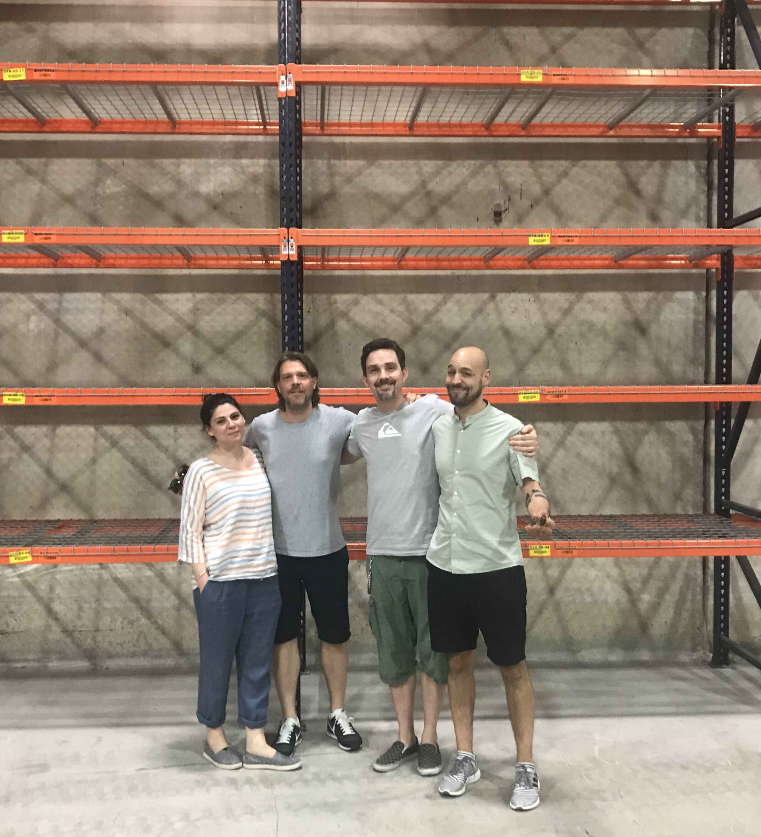 USA has been on our map for a few years now, too. For a long time, we'd been looking for a sales partner there who was well connected and could open doors for us. No such luck. So we took it into our own hands. The condensed version: Founding a company in Miami, cramming huge containers with goods and onto the ship. Warehousing and logistics on the ground, plus an American web shop. Bam!