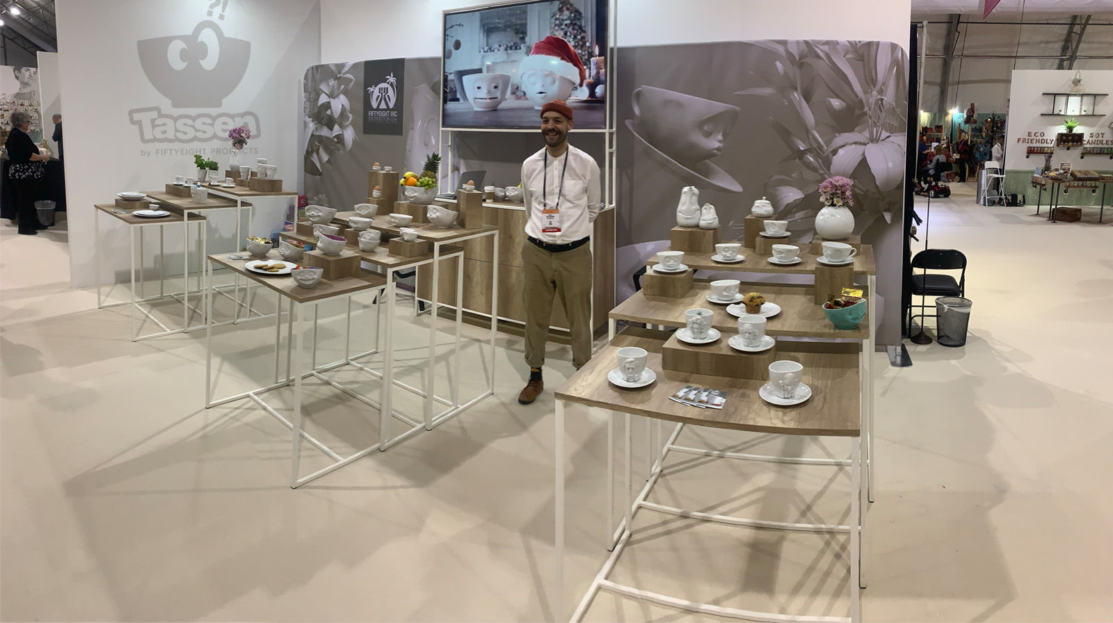  As Managing Director Max Zimmermann puts it: “We exhibited in Las Vegas with a completely new design of our booth. Open, airy, transparent, with bright colors, wood tones and accessible from all sides. We showed how our products can be displayed to customers in an approachable and emotional manner. A harmonious synthesis between design and product.” 