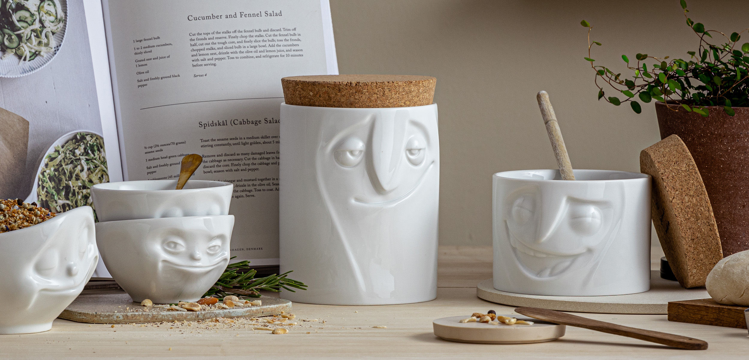  Plus, CHARMING (1700 ml) and CHEERFUL (900 ml) are happy to hang out all day in your kitchen as true gourmets and food lovers. And they trust that you will only use them to store healthy and wholesome items. Which ain’t always easy, but it’s well worth trying. On that note, thanks for welcoming our two new additions to the fam! 