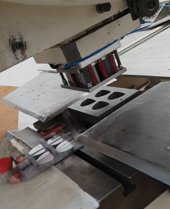  Now the game has changed. Starting in 2021, after some pandemic-related delays, we can make a big announcement: Our TASSEN Magnets are now officially 'Made in Germany'. That’s because we are now working with a small production outfit in Franconia that can also deliver a sleek new ‘skinny’ packaging. 