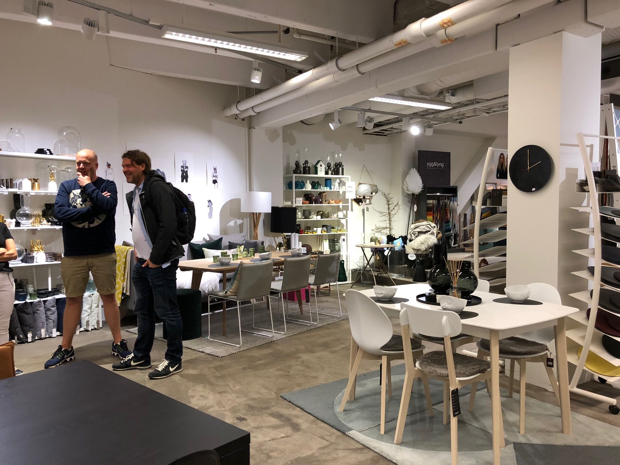  This is also reflected in the respect towards the indigenous Sámi people (which literally means “swamp people”) and the strict restrictions on reindeer hunting. “All’s still right with the world up here,” Marc concluded. FIFTYEIGHT is looking forward to more delightful encounters with our distributors André and Chris and wish them continued success in bringing our Tassen to tables across Norway! 