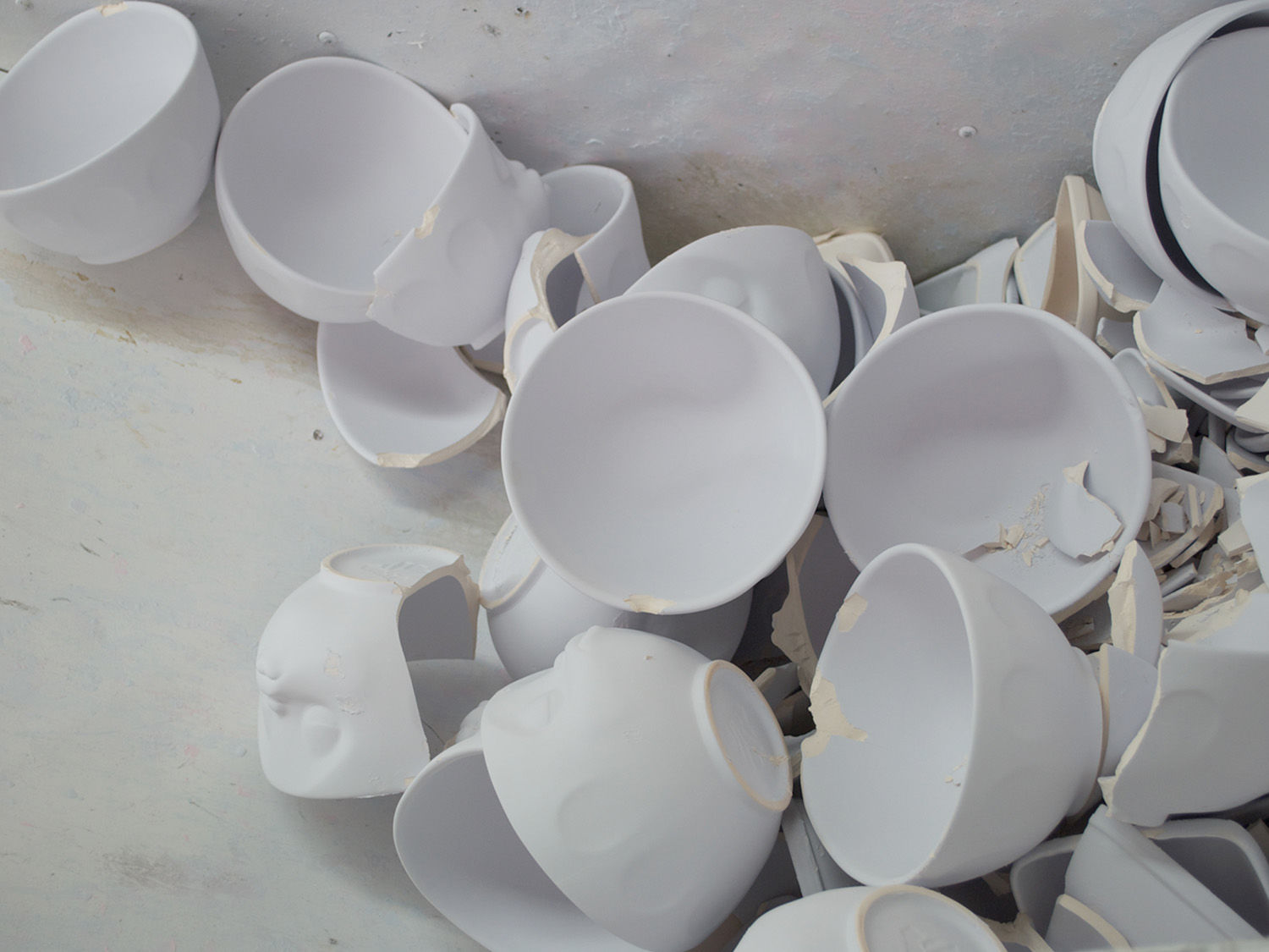 Quality Made in Germany With a full commitment to delivering high-end quality products, the entire design and manufacturing process behind TASSEN porcelain is rather time-consuming – and by no means cheap. So to play devil’s advocate for a second: Would it not be more price-efficient to source a less ambitious version, perhaps from Asia? “So far we have not seen a supplier who could deliver our desired quality. Period. And do so consistently and at the required production quantities,” said Marc Eckart at FIFTYEIGHT PRODUCTS. “But aside from pricing, products ‘Made in Germany’ also reflect our clear commitment to supporting Germany as a hotbed of innovation and economic growth.” At the same time, Made in Germany is also a respected seal of quality earned by complying with rigid environmental standards. BHS tabletop is proud to point out its excellent carbon footprint and strict use of natural raw materials for porcelain (quartz, feldspar, and kaolin), which has earned the company certification for environmental compliance with the ISO 14001 standard and ISO 50001 standard for energy savings. Ralph Engelmann at BHS also points out: “Sure, the products have their price because they require resources and highly trained personnel. Actually, some products in the FIFTYEIGHT line come with their own specific challenges, which not every employee can handle. So when somebody is able to craft a ‘sulking’ bowl, that doesn’t mean they can automatically work on a ‘happy’ bowl as well.”